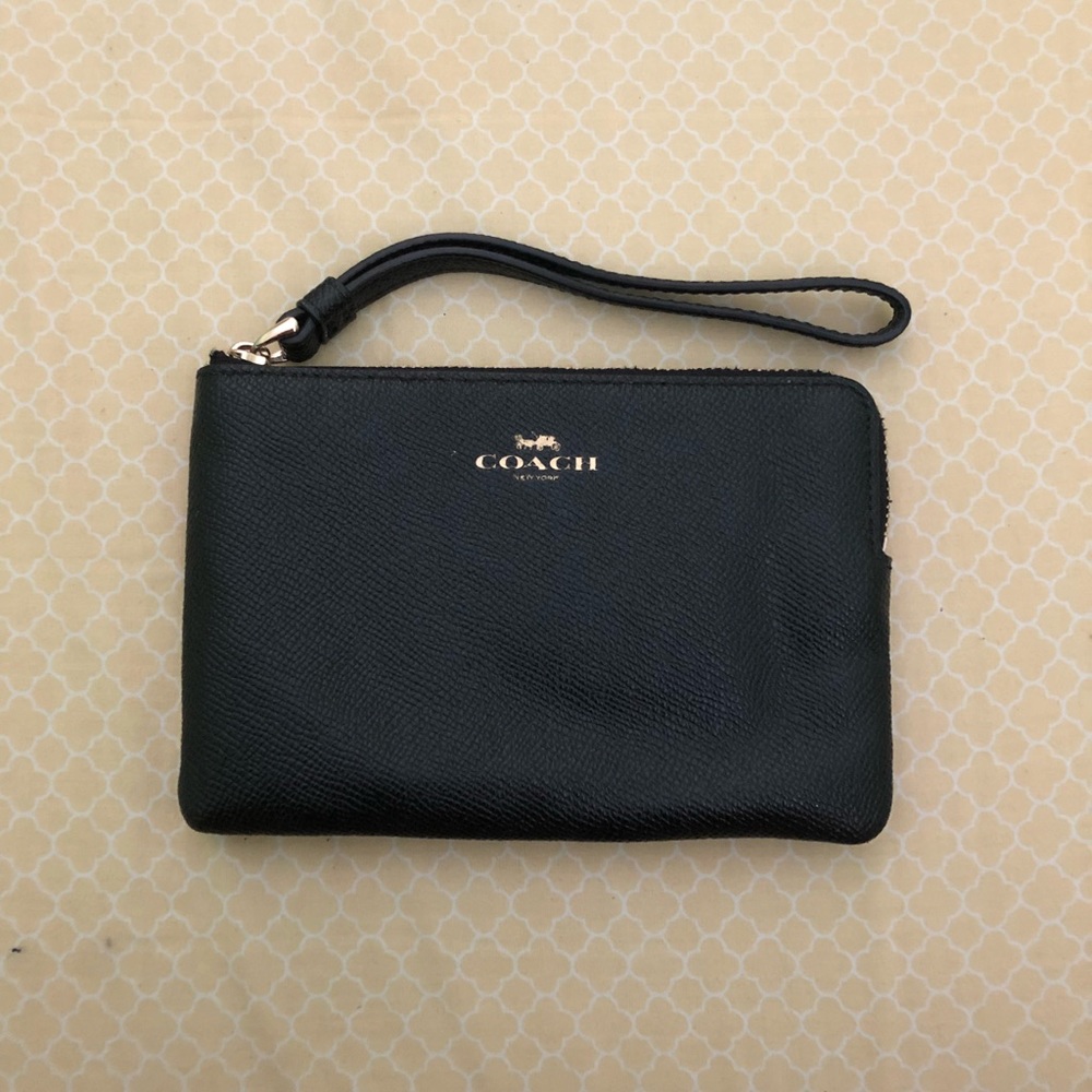 Coach wristlet, excellent condition!